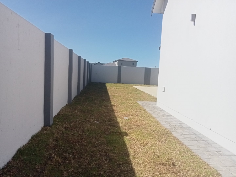 To Let 3 Bedroom Property for Rent in Le Grand Golf Estate Western Cape